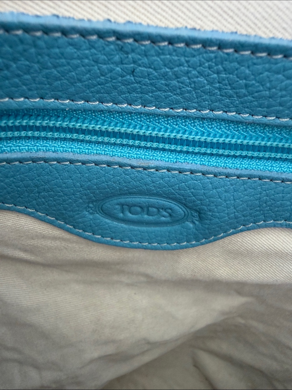 Tod’s Miky Y2K cerulean blue leather hobo bag w/dustbag, great vintage condition - Picture 7 of 16